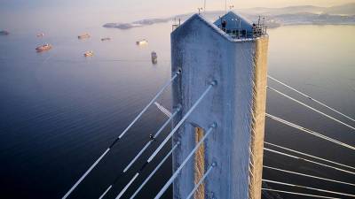 В Минвостокразвития прокомментировали обледенение моста на остров Русский