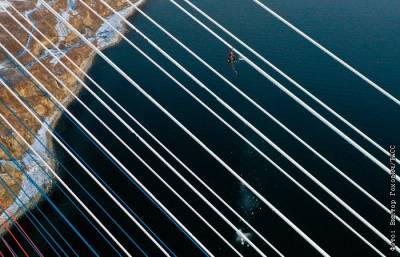 Владивосток первым в мире столкнулся с обледенением вантового моста
