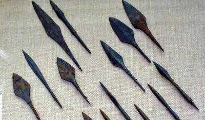 В Норвегии археологи обнаружили древние стрелы в растаявшем леднике