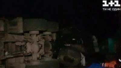 Под Кропивницким военный грузовик влетел в коммунальщиков, есть погибшие: видео