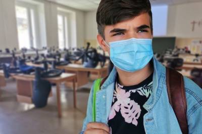 Введенные в школах из-за коронавируса ограничения хотят продлить до 2022 г.