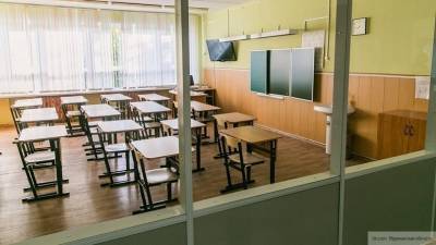 Роспотребнадзор может продлить в школах меры против COVID-19 до 2022 года