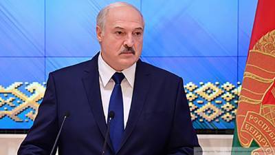 Лукашенко предложил помощь Польше в борьбе с COVID-19