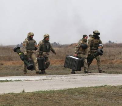 Военные ВСУ провели учения с ракетами Javelin