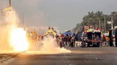 В Индии полиция применила газ и водометы для разгона демонстрации фермеров
