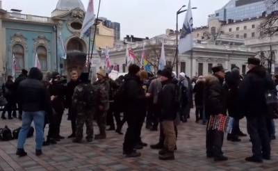 Киев колотит: люди вышли на улицы, терпение на исходе – что происходит