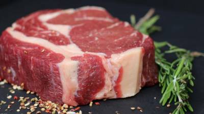 Таможенники запретили ввоз более 3 тонн опасной говядины из Белоруссии