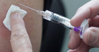 Вероятность заболеть COVID-19 есть в течение месяца после вакцинации