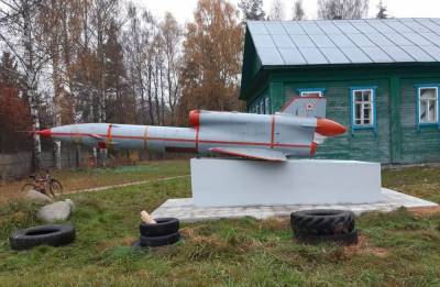 В Кимрском районе Тверской области установили памятник советскому беспилотнику-разведчику Ту-243 «Рейс»