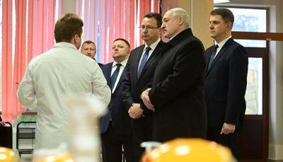 Лукашенко заявил, что врачей надо держать под контролем, и снова предостерег их от выезда в Польшу