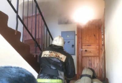 При пожаре в Пикалево пострадал человек, 12 жителей были эвакуированы