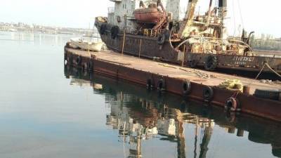Украинские чиновники скрыли утечку нефтепродуктов в Черное море