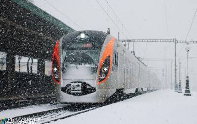 УЗ возобновляет курсирование поезда Киев - Рахов с 18 декабря