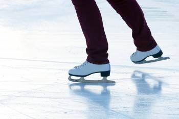 Вологжанам запретили массовое катание на коньках