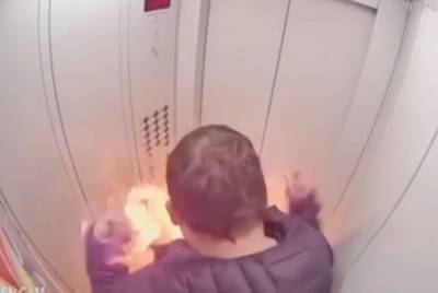 В Оренбурге мужчина устроил пожар в лифте и чуть не сгорел