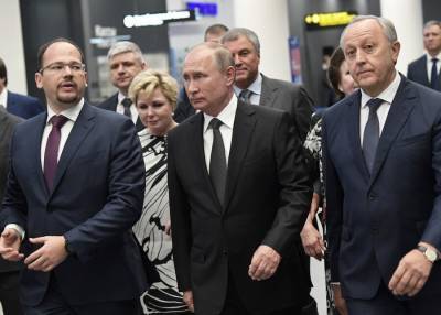 Песков объяснил отсутствие средств индивидуальной защиты у Путина во время визита в Саров