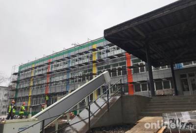 В Сясьстрое обновляют школу: остаётся привести в порядок фасад