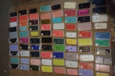 Магазин в Мичуринске торговал контрафактным аксессуарами для телефонов