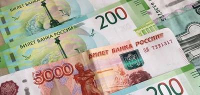 Российский рубль пугают новым обвалом