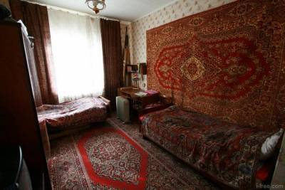 Бывшего офицера ФСБ осудили за хищение ковров