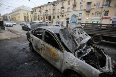 В центре Волгограда сгорело такси: фото