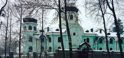 На храмы Московского патриархата насильно цепляют униатские знаки