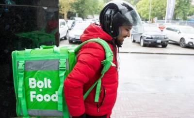 Рижанка в шоке: еду “Bolt Food” развозят люди, не знающие латышского языка