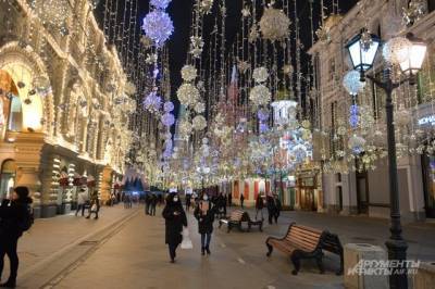 Установка новогодних украшений в Москве завершится до 14 декабря