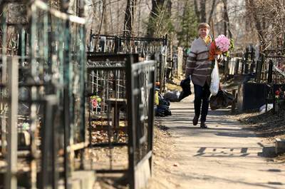 В России могут отрегулировать приобретение семейных участков на кладбищах