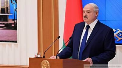 Президент Белоруссии заявил о создании выгодной для страны конституции