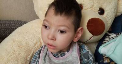 Илья страдает из-за сильной эпилепсии и спастики: ребенку нужна помощь специалистов