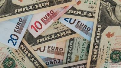 ЦБ повысил официальные курсы доллара и евро на 28–30 ноября
