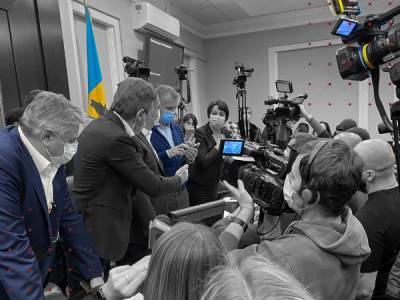 На заседание Киевского облсовета пришел нардеп с COVID-19: начались столкновения