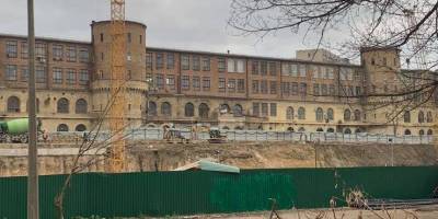 На Арсенальной площади в Киеве строят бизнес-центр, который закроет корпуса завода Арсенал — фото