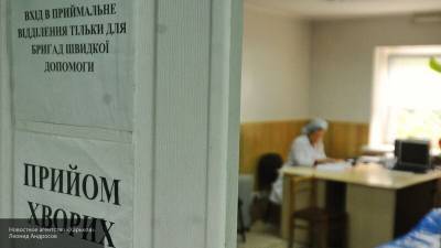 Коек нет, врачи бегут: Олейник рассказал о ковидной катастрофе на Украине