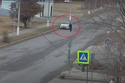 В Волгограде 66-летний пешеход «сбил» иномарку