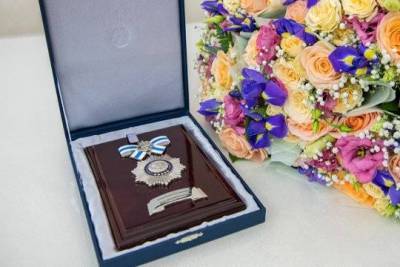 Собянин вручил городские награды многодетным семьям накануне Дня матери