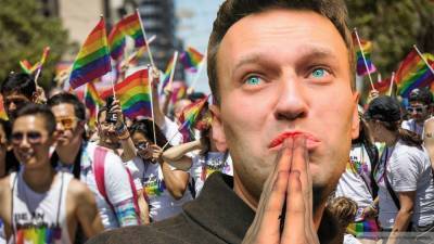 В Сети массово отписываются от Навального из-за его отъезда в Германию