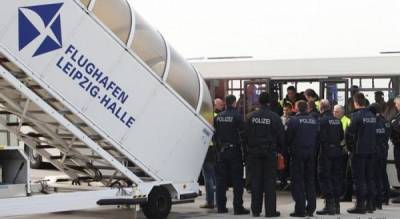 Германия меняет всеобщий запрет на выборочную высылку сирийцев