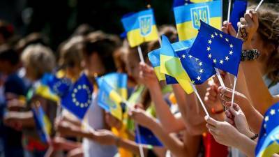 Четвертый год подряд: украинцы получили больше всех разрешений на проживание в странах ЕС
