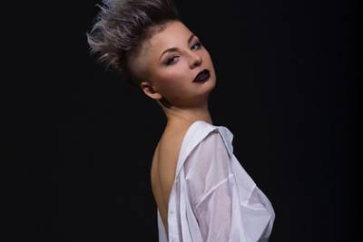Затравленная за русский язык украинская певица заявила о трещащей по швам родине