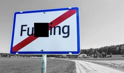 Голые и смешные туристы вынудили деревню Фуккинг сменить название