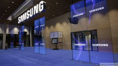 Компания Samsung может представить складывающиеся втрое смартфоны