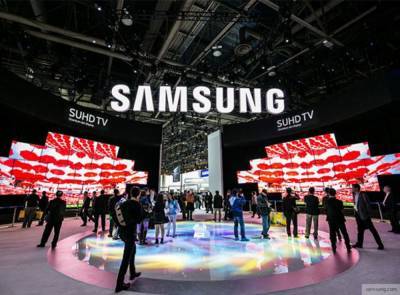Samsung планирует выпустить складывающиеся втрое смартфоны и экраны-рулоны
