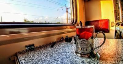 "По многочисленным просьбам": в поездах будут снова продавать чай и кофе