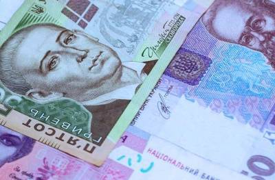 По 8 тысяч в одни руки: кто и как может получить деньги в Украине