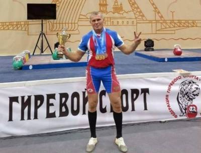 Смолянин выиграл четыре «золота» на первенстве мира по гиревому спорту