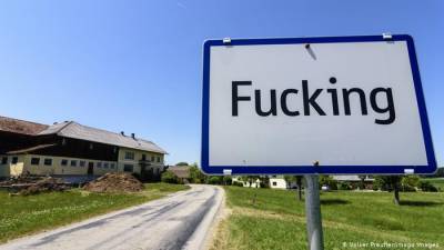 Австрийская деревня Fucking сменит название: ее жители устали от шуток
