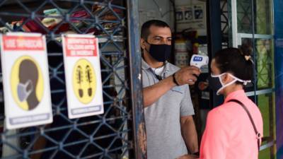 В Колумбии за сутки выявили более десяти тысяч случаев коронавируса