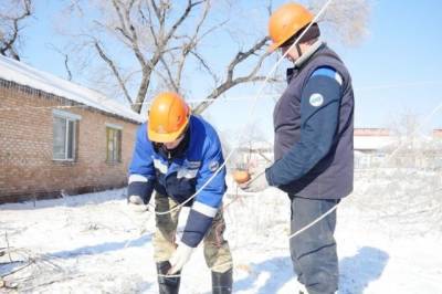 Около 4 тыс. жителей Приморья остаются без света после ледяного шторма